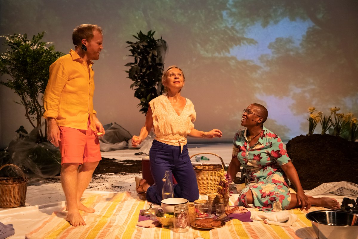 LS_on_stage's tweet image. En aparté : Natalie Dessay nous a livré un très bel entretien en revenant brièvement sur sa carrière de soprano, mais surtout en abordant ses nombreux projets théâtraux, de comédie musicale et de musique. surlesplanches.org/en-aparte-nata…