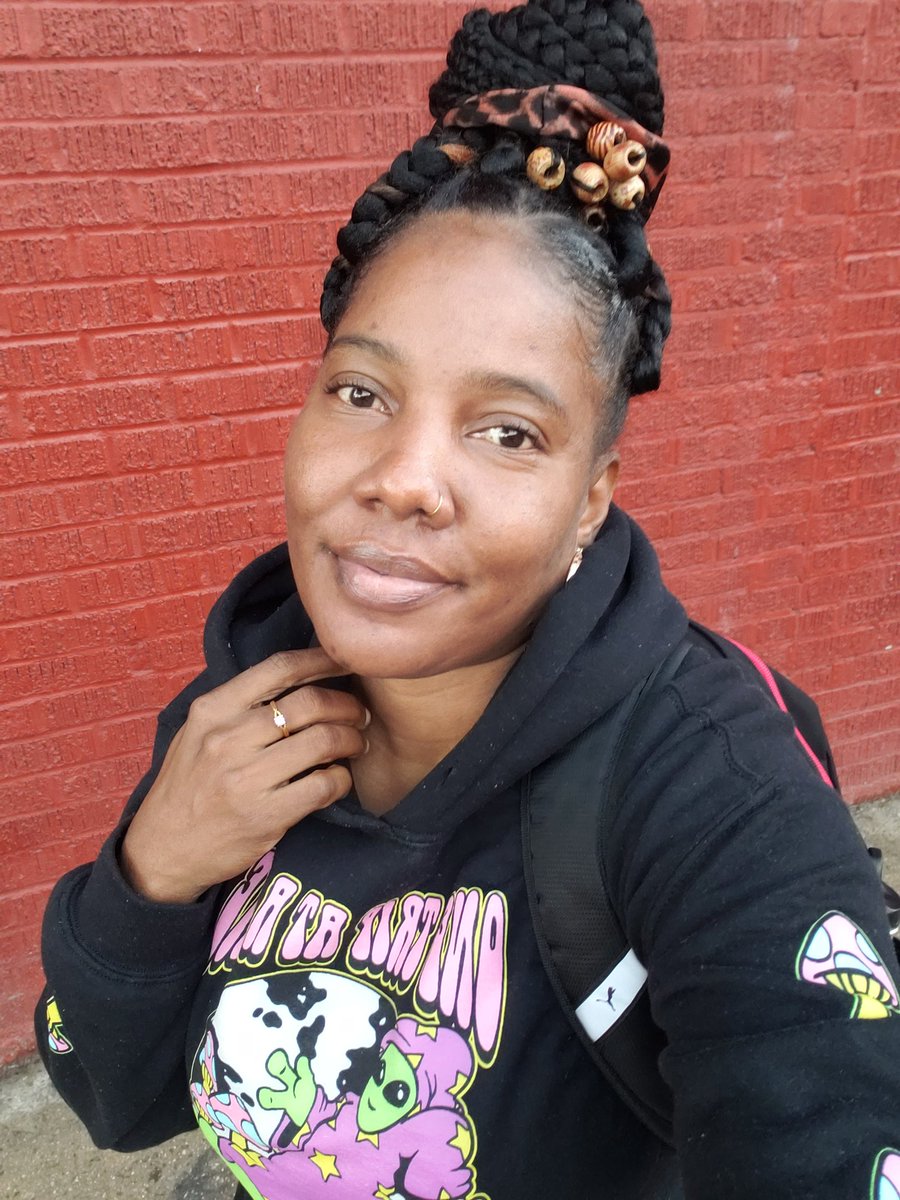SliceMeBaby's tweet photo. When they needed me i was on my way 🏃🏽♂️when i needed them I had to wait💯foh #blackexcellence2022 #girlwithgiantheart #lifechangeupfast #vainmuch #futureRN #specialED https://t.co/b4i7PfjD7U