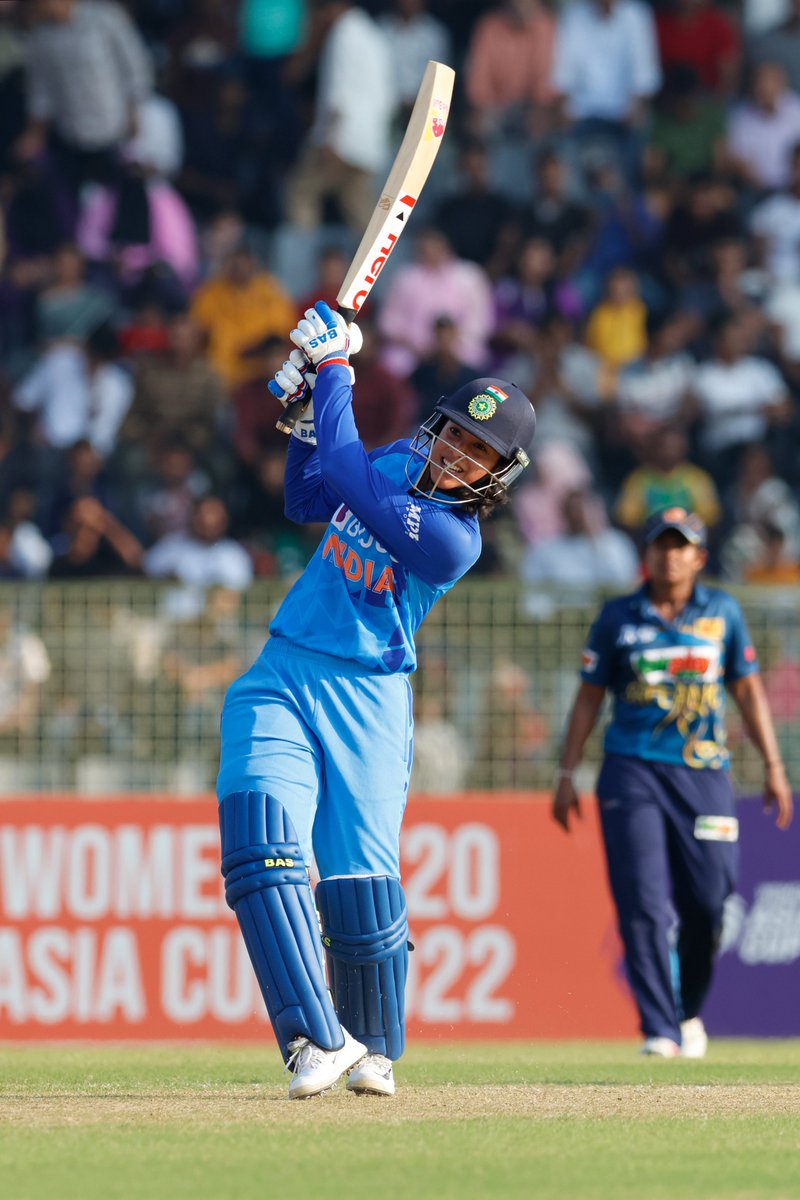 BCCIWomen's tweet photo. 𝐖𝐇𝐀𝐓. 𝐀. 𝐖𝐈𝐍! 👏 👏

Clinical performance from #TeamIndia as they beat Sri Lanka to win the #AsiaCup2022 title! 🙌 🙌 #INDvSL 

Scorecard ▶️  https://t.co/r5q0NTVLQC 

📸 Courtesy: Asian Cricket Council https://t.co/C61b4s1Hc2
