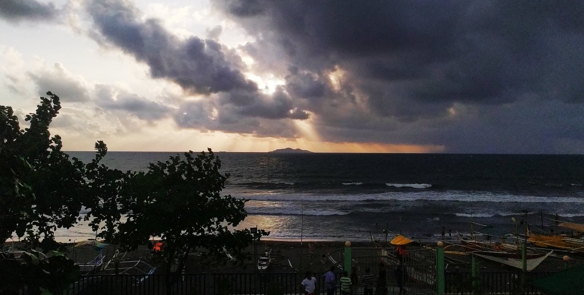 nasugbu_ph's tweet photo. This view... Plus you... Sana... Kaya lang... Wala ka... 😔
#FortuneIsland
#SunsetPh
#NasugbuPh https://t.co/MYWeyhh6Zn