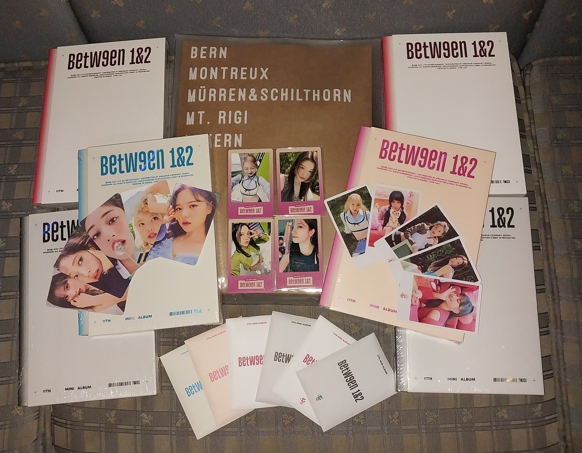 ramyeonbunny2's tweet photo. Thank you so much @knkshoppeph~ 💖💖💖 Got the official merch gift! 🥲 #KnKShoppePHFeedbacks https://t.co/krBrxcnnMA