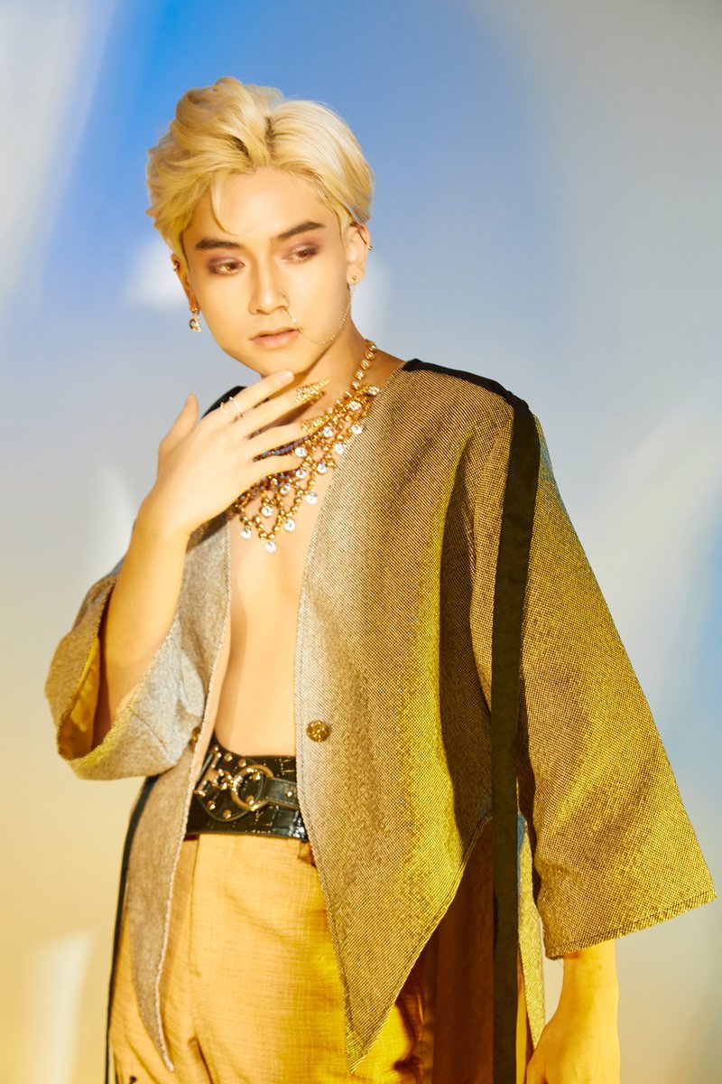 Official_ALAMAT's tweet photo. Mini-album concept teaser photos
<JAO>

Ipagdiriwang ang ating pinagmulan
Habang nakikipagsabayan sa kasulukuyan
Upang makapaglayag PASULONG sa paroroonan

PASULONG, #Alamat’s first mini-album drops on October 28

PASULONG TEASER PHOTOS
#ALAMATPasulong
#ALAMATPasulongJao https://t.co/O5fPyzbNTQ