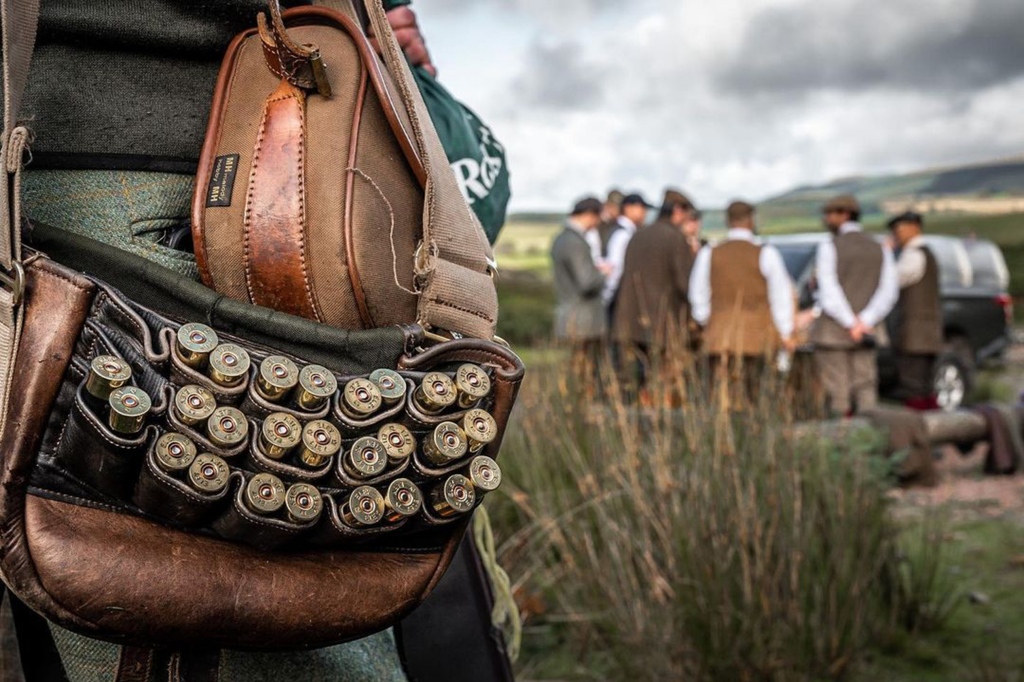 ICSporting's tweet photo. #Repost @elliot_shooting - on a day in the field with our sister company @roxtonsshooting
・・・
Elevenses 🥂
.
.
.
#countrylife #rural #pheasantshoot #drivengame #gameday #partridgeshoot #pheasant #partridge #fieldsports #hunting #chasse #jagen #caccia #jagd #jakt #eley https://t.co/gLAuIW7o6J