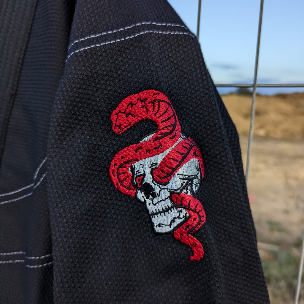 FumetsuCombat's tweet photo. Need a new BJJ Gi? Check out our brand new Snake Eyes range via our website - also available in Khaki 😉

Linkinbio!

#fumetsu #becomeunstoppable #bjjlifestyle #mmaworld #jiujitsulifestyle #grapplinglife #bjjtraining #martialartslife #snakeeyes https://t.co/bgREosR7by