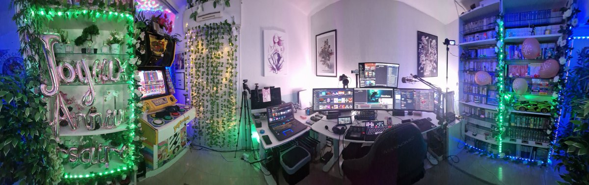 DamDamOfficial's tweet photo. C'est parti pour le FAT STREAM de mes 10 ans de Twitch !
Programme : Tiers-lists, FAQ, Trials, Pop'n, V.Survivors, room-tour, cartes, unboxings et apéro !
https://t.co/TI2DJqBY9a

7 caméras, moultes overlays, de bonnes vibes, aujourd'hui je montre tout ce que je sais faire 💪 https://t.co/k6yvF8SpXF
