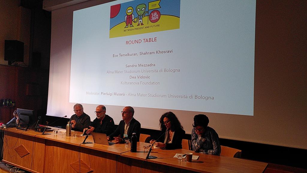Round table with <a href="/ETemelkuran/">Ece Temelkuran</a> Shaharam Khosravi, Dea Vidovic,  Sandro Mezzadra and Pierluigi Musarò. @unibo
#LifeOnMars <a href="/liv_in_g/">living</a>