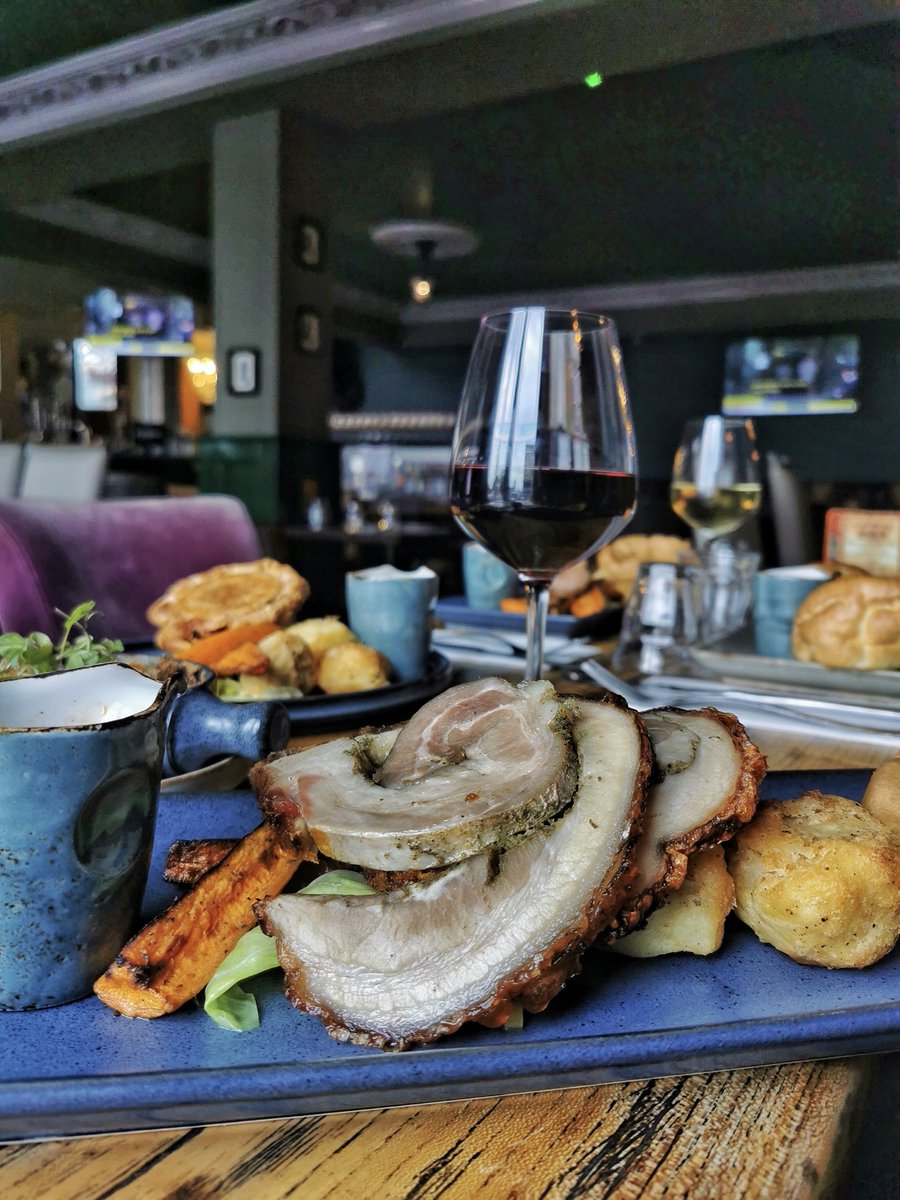 What Sundays were made for 🫶🏻🍴🍷

~ Sunday Roast service 2pm-8pm ~