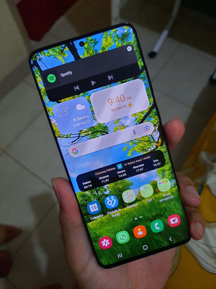 adiityanu's tweet photo. Akhirnya balik lagi nih hp. Untung dikasih free sama samsung cikarang ganti lcdnya gara gara update software yang bikin layarnya garis pink kemarin
Moga awet, belum ada kepikiran ganti hp soalnya 😅 https://t.co/39SXVe6lzi