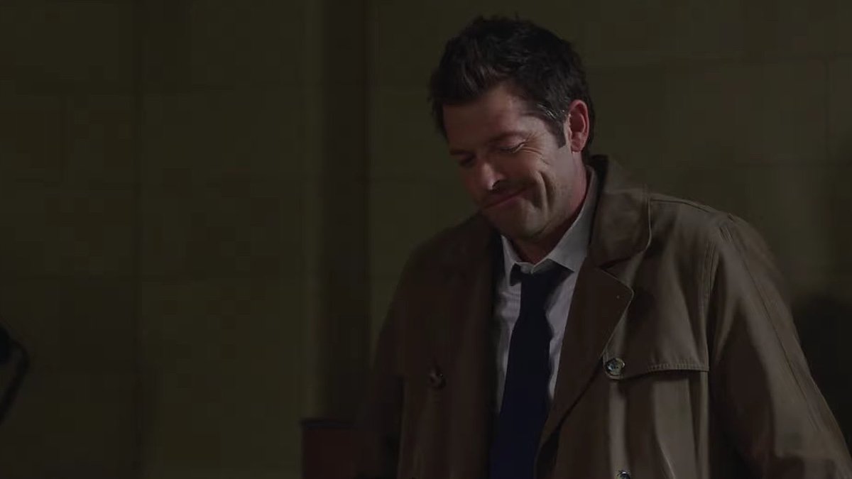 beesfollowcas's tweet image. love of my fuckin life look at his cute lil dork with wings