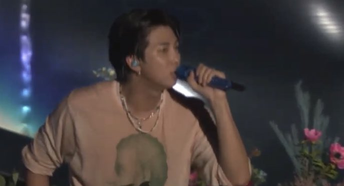 GirlWithLuv_24's tweet photo. “Busan city of flowers”— Namjoon (My City)
#YetToComeinBUSAN https://t.co/blORTrEq4P