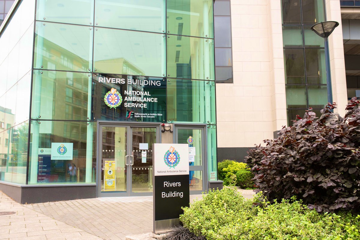 Yet more exciting opportunities now open <a href="/ed_tuh/">TUH ED</a>…<a href="/wearetuhf/">Tallaght University Hospital Foundation</a> are the only ED nationally to share a unique relationship with <a href="/AmbulanceNAS/">National Ambulance Service 🇮🇪🚑</a> where nurses will have the opportunity to work off site and carry out phone triage with our NAS colleagues!! See job description below 😁