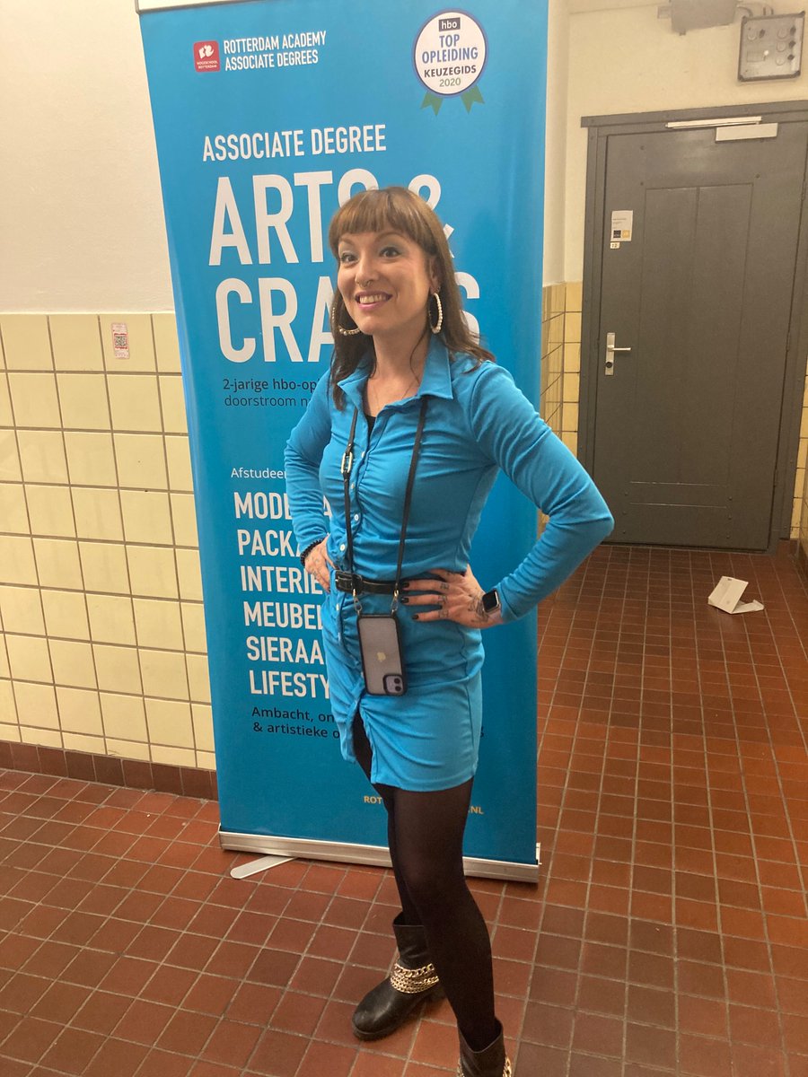 Docent Irene van Ad Arts &amp; Crafts matcht perfect bij de RAc huisstijl.