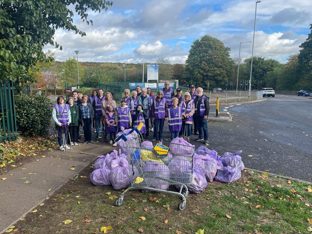 northacad's tweet photo. A great turn out to our first community action litter pick with @NNLitterWombles this morning, a huge thank you to all those who got involved. We look forward to the next one on November 5th. #litterpick #communityaction #Cleanup #environment https://t.co/vQZzG4Pfnj