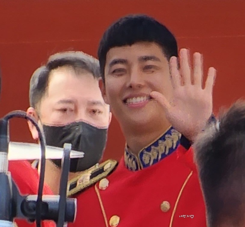 myungjuni5959's tweet image. 221015 서울함 페스티벌💜

눈 마주칠 때마다 손 마구마구 흔들어 주는 우래기😍🖐
이러니 내가 됴아 듁어🛌❤️

근데 단장님 눈빛🐯 
겁나 &quot;어흥&quot; 해서 무셔 ㅎㄷㄷ🥶

#육군사관학교 #육사군악대 #김명준 
#아스트로 #엠제이 #MJ