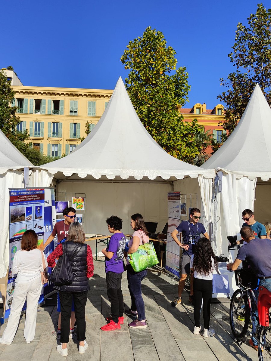 Asso Infoclimat (@infoclimat) on Twitter photo Belle affluence au stand <a href="/infoclimat/">Asso Infoclimat</a> à la Fête de la Science à Nice (Jardin Albert Ier).
On vous explique tout sur les stations météo, le changement climatique et les prévisions !
#Nice06 #FDS2022 <a href="/FeteScience06/">FêteDeLaScience06</a>
<a href="/Univ_CotedAzur/">Université Côte d'Azur</a> @UCAcsti <a href="/AlpesMaritimes/">alpesmaritimes</a> <a href="/NiceMeteo06/">Nice Météo 06</a> <a href="/VilledeNice/">Ville de Nice</a> Belle affluence au stand <a href="/infoclimat/">Asso Infoclimat</a> à la Fête de la Science à Nice (Jardin Albert Ier).
On vous explique tout sur les stations météo, le changement climatique et les prévisions !
#Nice06 #FDS2022 <a href="/FeteScience06/">FêteDeLaScience06</a>
<a href="/Univ_CotedAzur/">Université Côte d'Azur</a> @UCAcsti <a href="/AlpesMaritimes/">alpesmaritimes</a> <a href="/NiceMeteo06/">Nice Météo 06</a> <a href="/VilledeNice/">Ville de Nice</a>
