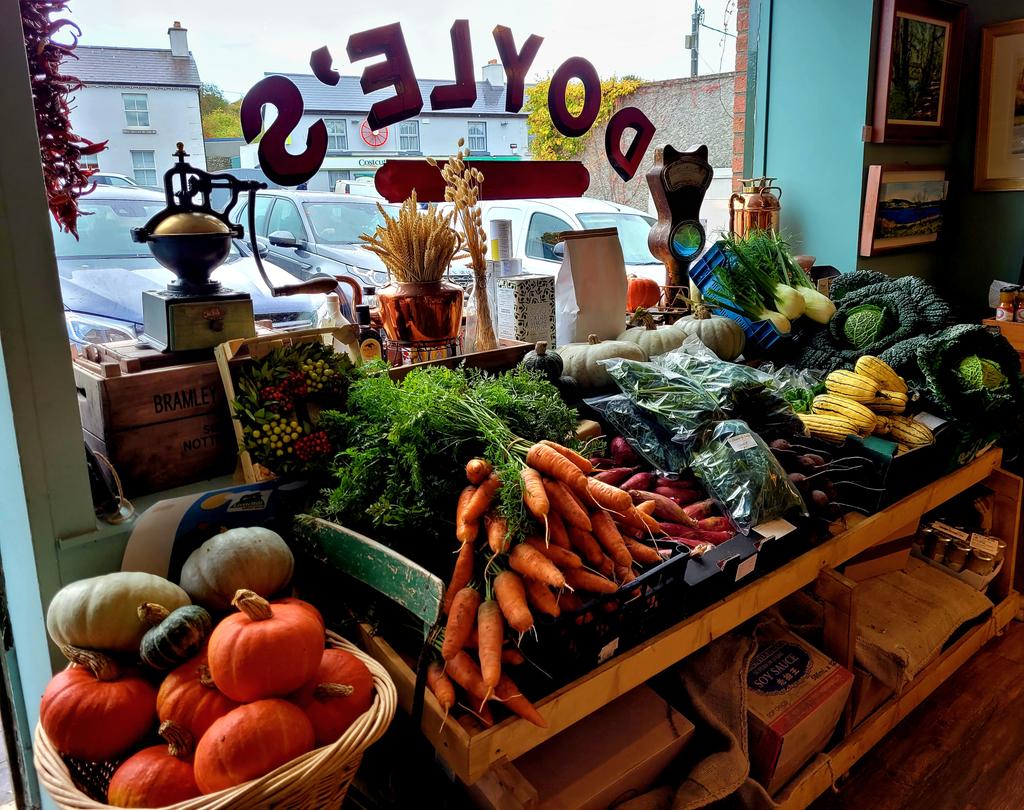 Ballincarey farm produce available Saturday and Sunday at Doyle's Independent Artisan Grocer in Ballymore Eustace. 
#freshfromthefarm
#grownherenotflownhere 
#ballincareyfarm
#wintersquash