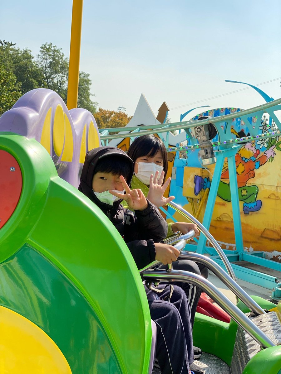 pponyopapa's tweet photo. 1박2일 무지 걸었더니 체력이 바닥이었지만 순식간에 인천가족여행이 끝이났다 (@ 뽀뇨아빠국내공항김포지소) https://t.co/99Tp24jnyZ https://t.co/9Yo5DzMXXB