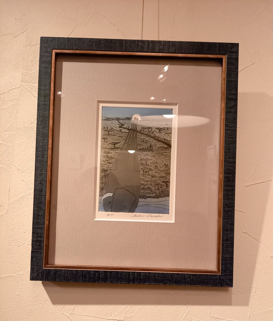 Bcok1pKLVVLJxZG's tweet photo. 今日は同じ版画教室の方たちがやってるグループ展にいってきました。おしゃれなお店で作家さんのお店だそうです。お話も聞けてとても楽しかったです。
#3人の銅版画
#Daimo https://t.co/NmiXSh0iBm