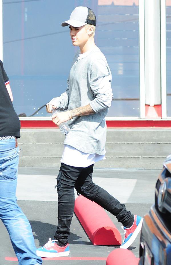 JB Throwbacks On Twitter ON THIS DAY October 15 2015 Los jb-throwbacks-on-twitter-on-this-day-october-15-2015-los