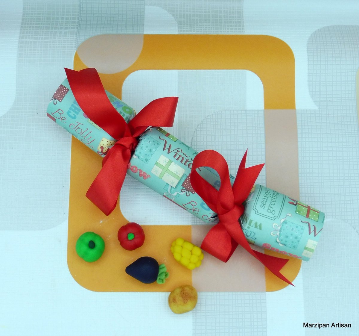 marzipanartisan's tweet photo. Marzipan Fruit Or Vegetable Sweet Filled Christmas Crackers - Aqua Present Design https://t.co/liqcbg3tmN #blue #christmas #red #marzipanfruit #marzipanveg #pullingcrackers #tabledecor #partyfavors #presentcracker #mhhsbd https://t.co/H2R8zJWoZr