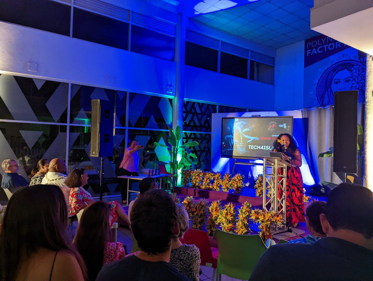 bymaddyness's tweet photo. C'est déjà la fin avec la cérémonie de clôture et la remise des prix #Tech4islands Summit Tahiti 2022 🏆

🙏Merci pour la découverte de ce bel écosystème 
@FTPolynesie
 
🚨 Et découvrez notre article complet sur Tahiti dès la semaine prochaine ! https://t.co/WPBVLiW7Ok