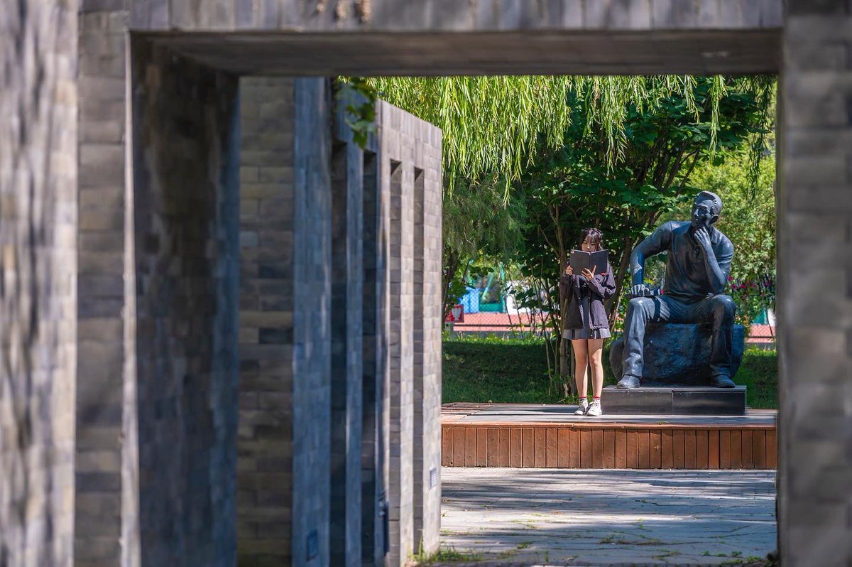 zhang_heqing's tweet photo. #BFSUcampus #studentlife
Is this your vision of campus life? https://t.co/W1hidxttbt