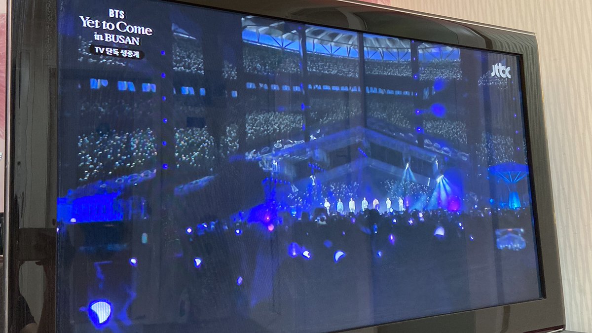 FaceyourJIMIN's tweet photo. 눈물난다…. 내 BTS… 나의 청춘 
Forever We are young https://t.co/0S0PfO1quj