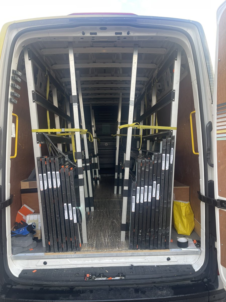 BlindsInGlass's tweet photo. Busy morning, Norwich bound on Monday 

People who go #BiGG get great service 

If your supplier is letting you down on supply, give the team a call on 0800 470 1005 #servicebuiltIN https://t.co/HuI63XstwM