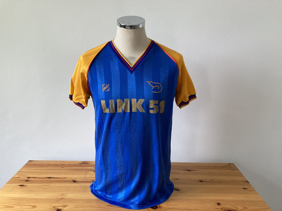 thejerseydudek's tweet photo. Recent pickup and one I’m willing to bet a lot of people haven’t seen before!

#ShrewsburyTown home shirt 1983/85 made by #Hobott and sponsored by Link 51

Very rare #STFC #ShrewsburyTown https://t.co/lFomIUQToq