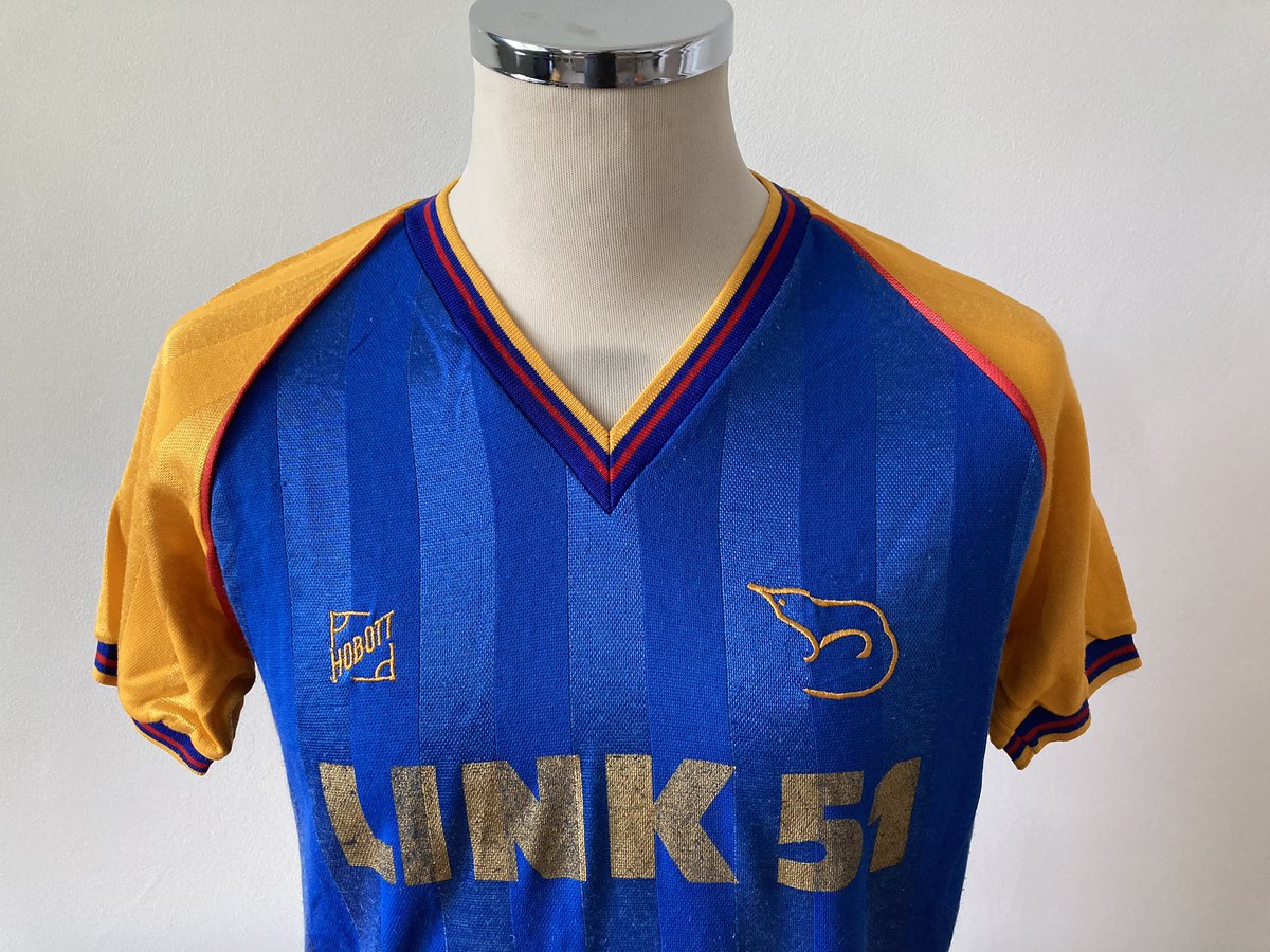 thejerseydudek's tweet photo. Recent pickup and one I’m willing to bet a lot of people haven’t seen before!

#ShrewsburyTown home shirt 1983/85 made by #Hobott and sponsored by Link 51

Very rare #STFC #ShrewsburyTown https://t.co/lFomIUQToq