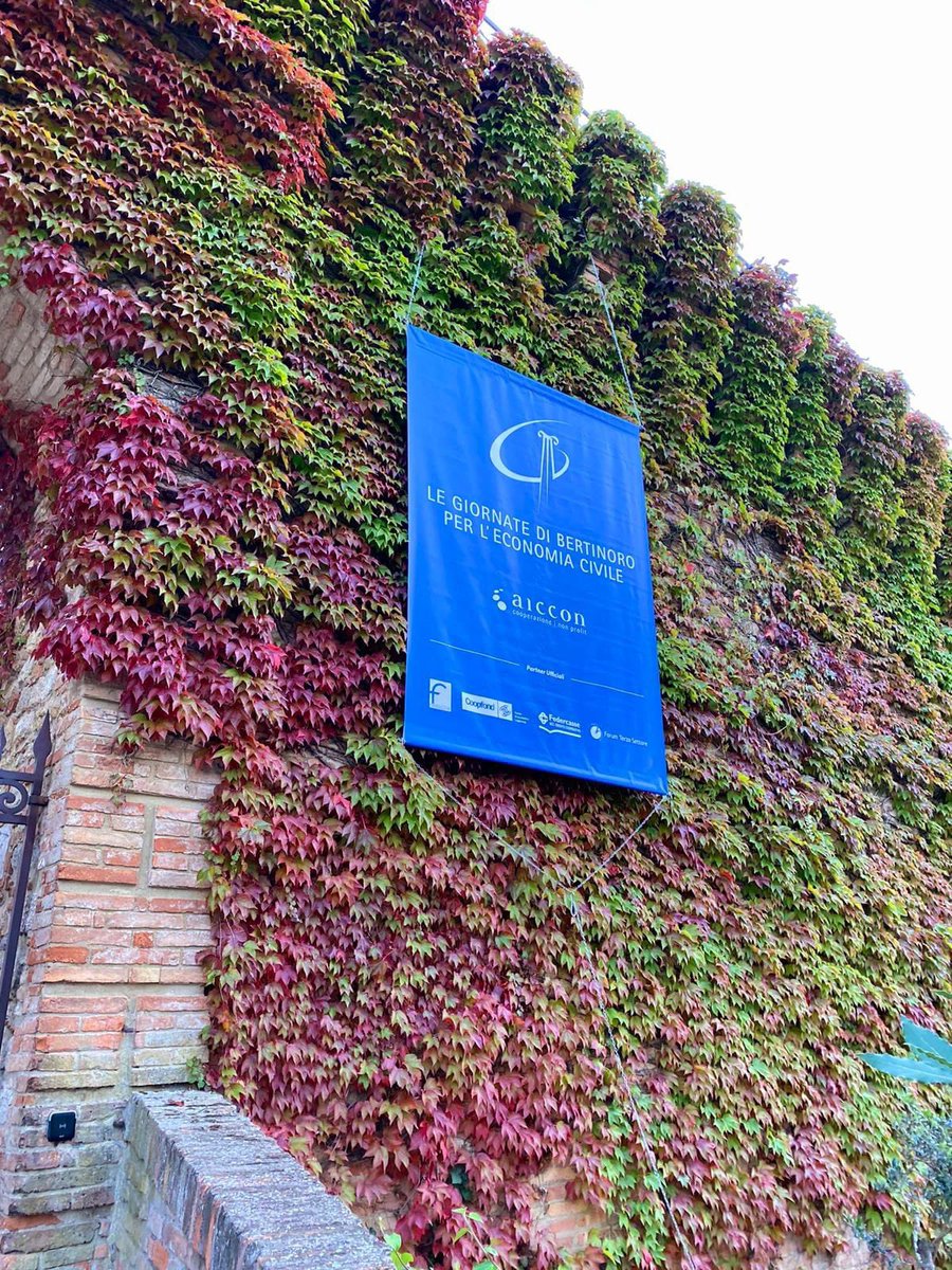 AgciNazionale's tweet image. RIcostruire un nuovo spazio politico ed economico. Includere per trasformare l’esistenza. Questi e altri i temi affrontati al #gdb2022.Presenti: R. Lelli, Consigliere di AGCI in @Aiccon, E.Monaci, Vicepresidente di AGCI Solidarietà e R.Colucci, Vicepresidente del @ConsorzioRuini