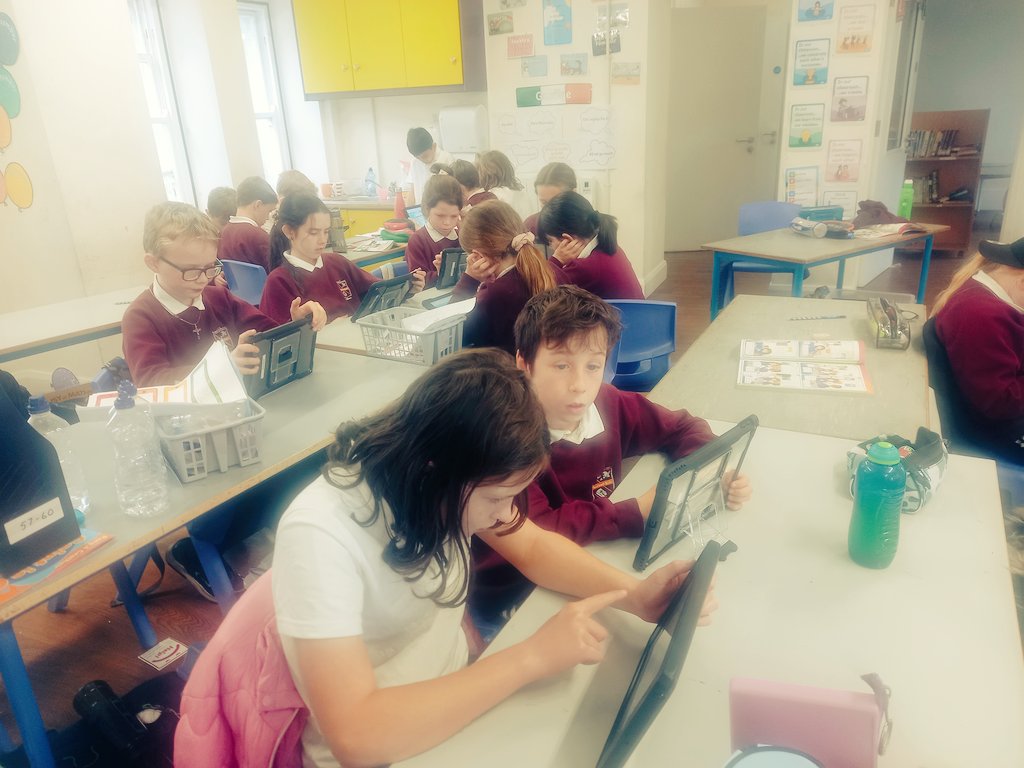 MeereHelen's tweet photo. Coding Week 2022..time on our school iPads. Lots of fun independently working on the app "Hour of Code". Thanks @MsMurrayKinvara for your help also. @kinvarans https://t.co/njJGIwddj9