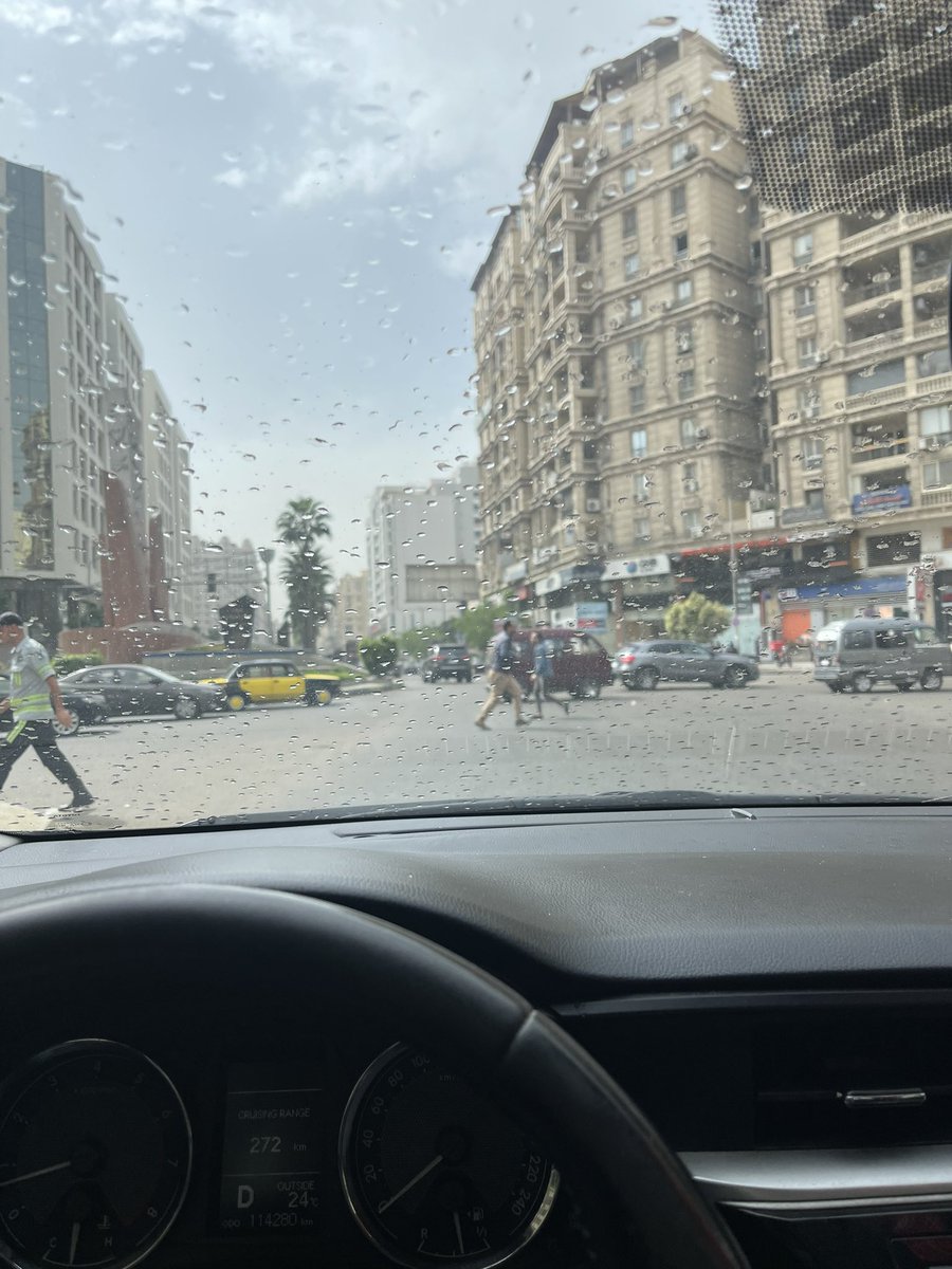 ikareem_84's tweet photo. انها تمطر https://t.co/znJ1JsA2mT