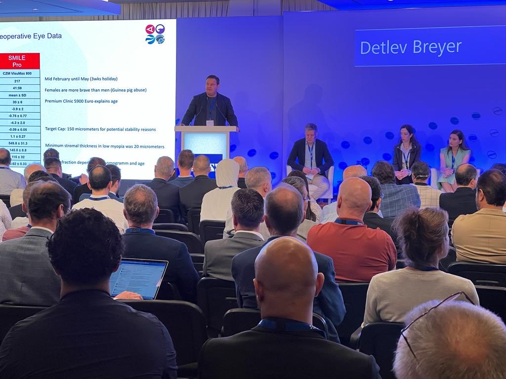 So happy to see my surgeon friends from all over the world to learn and teach surgery for independence from glasses to make our patients happy. 🙏🏻🍀