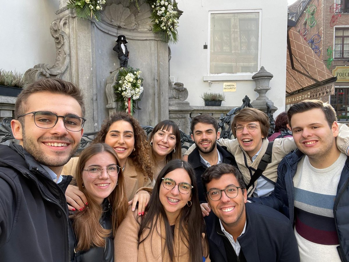 fleiriajs's tweet photo. Nos passados dias 10, 11 e 12 de outubro estevemos presente no Parlamento Europeu e no evento “9 for Youth” no âmbito do Ano Europeu da Juventude!
Agradecemos o convite à Eurodeputada @mmargmarques por esta oportunidade maravilhosa.
@LeitaoMarquesEP 
@jdalbuquerque 

#9foryou https://t.co/5MvVlCSbK7