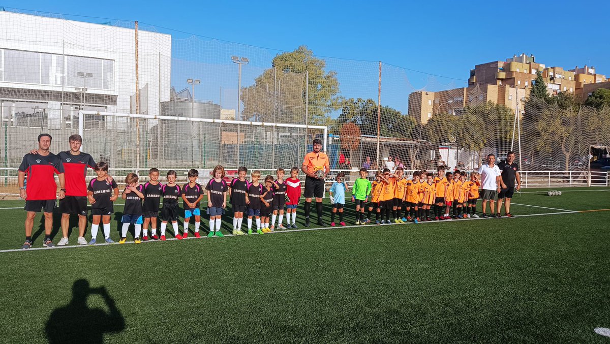 AcostaTate's tweet photo. @Triana_Ar_Rabad comienza la liga para nuestro prebenjamin @ed_league https://t.co/glOVmppBGh