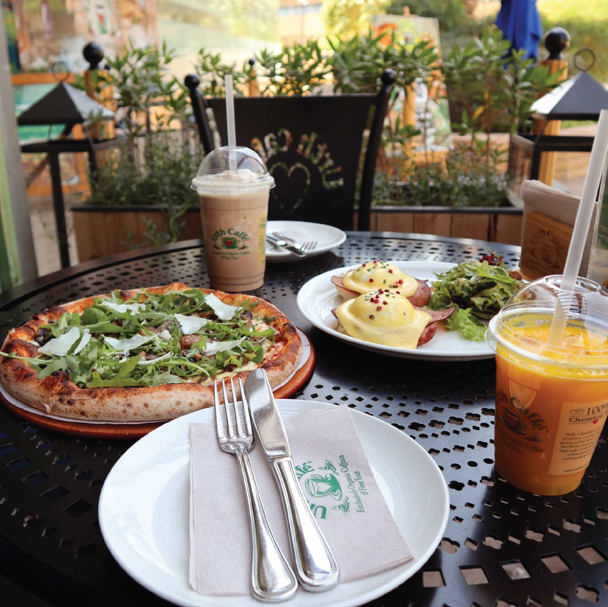 UrthCaffeSaudi's tweet photo. استمتع بأجواء الغدا الجميلة في الويك اند مع الاهل و الأصدقاء في #ايرث_كافيه  💚 

Enjoy the amazing lunch vibes with your family &amp; friends at #urthcaffesaudi 

#urthcaffe #riyadh #saudiarabia #cafe #restaurant #Jeddah 
#جدة #مطاعم_الرياض #مطاعم_جدة #الرياض #الجمعة https://t.co/N05UTYRhLt
