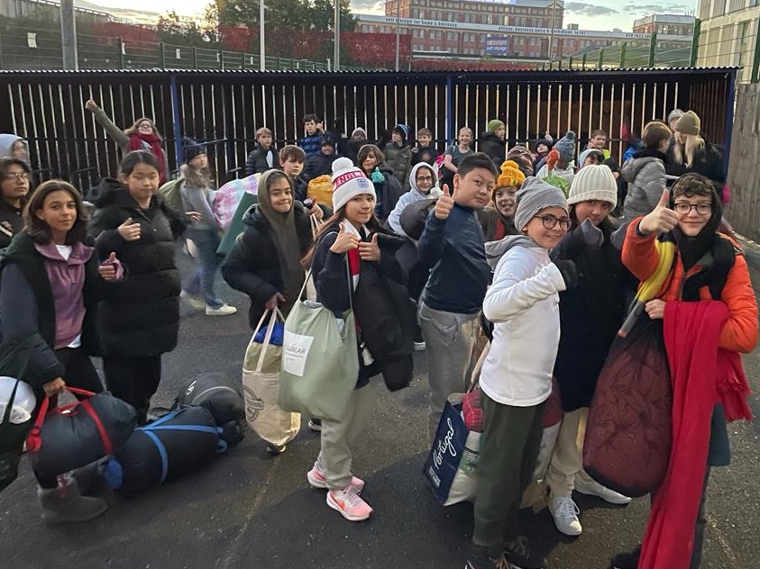 Thumbs up from our Year 7s early this morning after they completed their #SleepOut in aid of @GlassDoorLondon. Please donate to help them reach their £10k target bit.ly/NPSleepOut. #NewtonGiving #NewtonFundraising