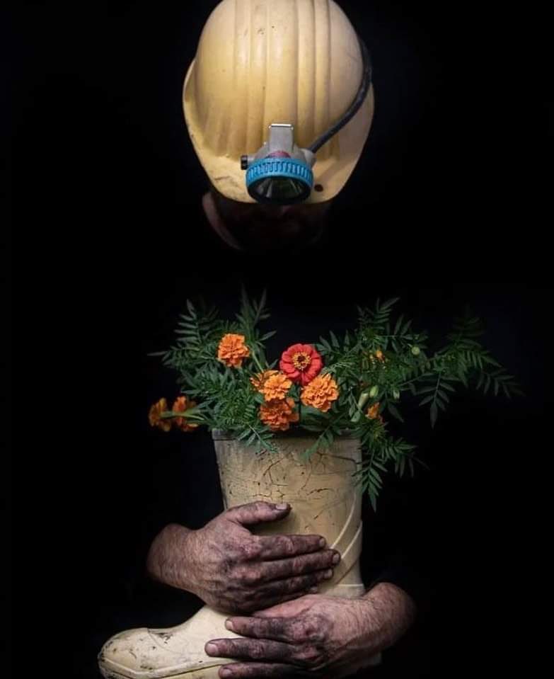 #Bartın
Hiçbir kömür ısıtamaz, babası madende ölmüş çocuğun yüreğini... 🌹🤲