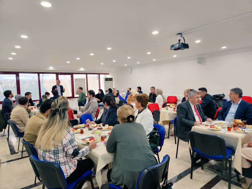 akcankayagenc's tweet photo. Bugün İlçe Başkanımız Mustafa Hasgül'ün başkanlığında 3 kademe olarak yürütme toplantımızı gerçekleştirdik. https://t.co/cb9xxMTYue