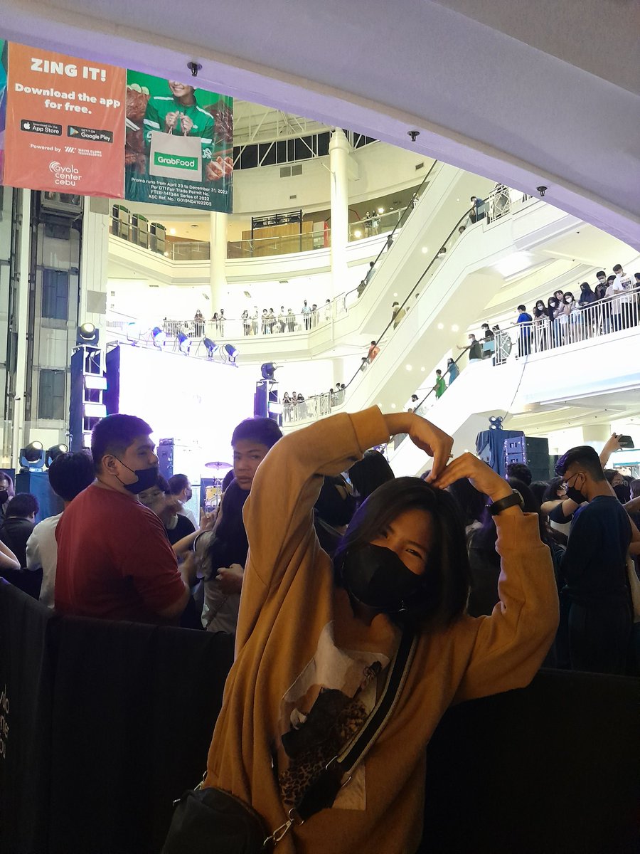 im_a_moomoo's tweet photo. Your concert was a blast. Thank you so much @lolaamourmusic see you again tomorrow. 🤎
#FallenTour
#FallenTourConcertCebu
#LolaAmour https://t.co/wjiyQOKUzt