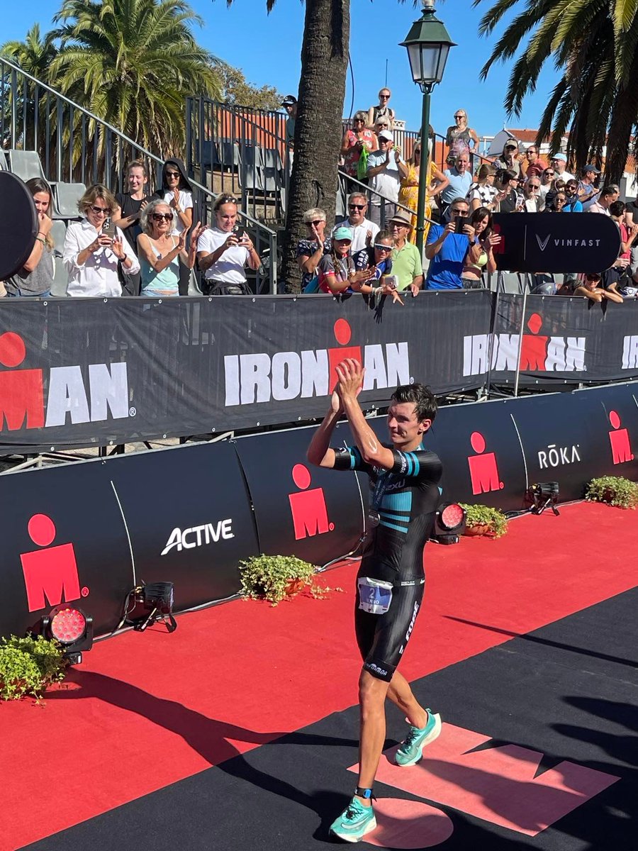 Menno Koolhaas wint Ironman 70.3 Cascais
1 Menno Koolhaas  3.45.28
2 Mathis Margirier FRA 3.45.43
3 Andrea Salvisberg SUI 3.46.22
(later meer)