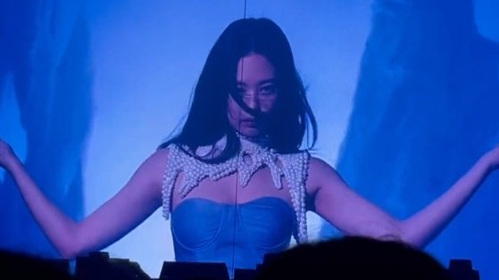 G0THRUBY's tweet photo. jennie kim is so pretty https://t.co/jeIJ3mtSxr