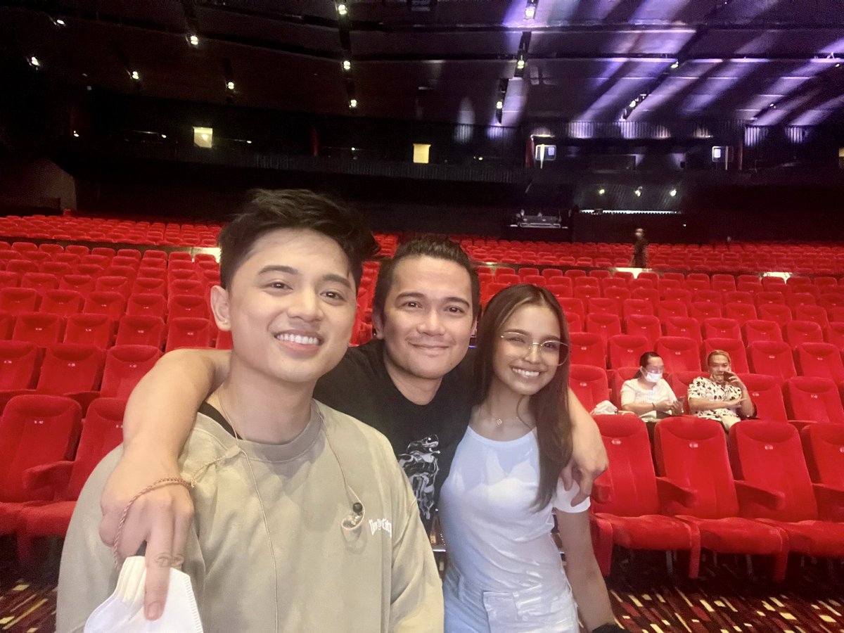 JeremyZephanie's tweet photo. so so grateful this is finally happening 🥰💚🧡

when's the next, i really don't know. since the Iconic Concert in 2019, i believe fans who love them have learned to be just patient and grateful 

advance Happy 3rd Anniversary to all #ZeRemy fans! 🥳🎉🎂 https://t.co/OLeh871GFj