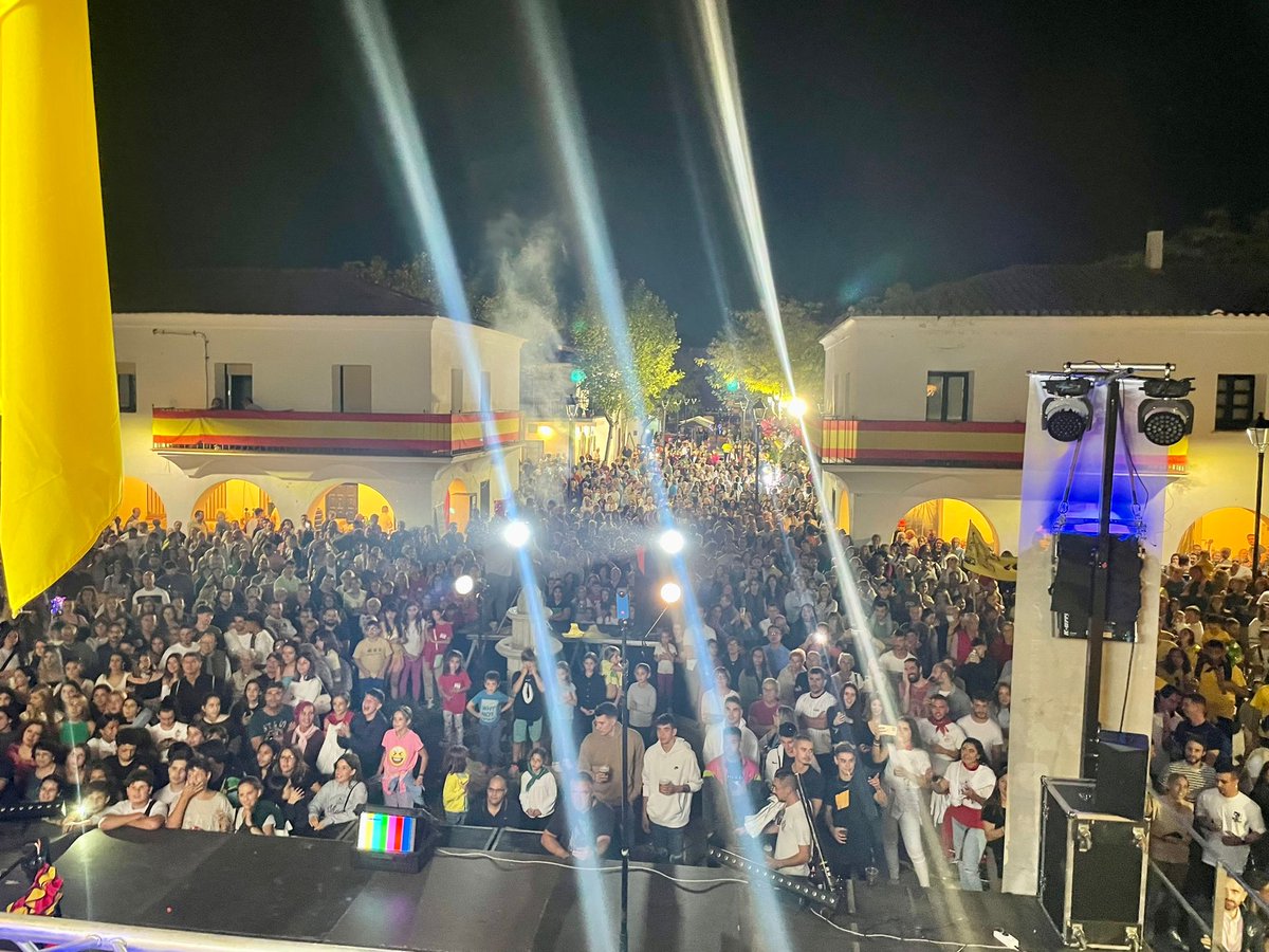 luissosagaye's tweet photo. Inicio de fiestas patronales en honor a San Lucas Evangelista en #VillanuevaDelPardillo 
Felices y seguras fiestas a todos!. https://t.co/dNLzFjEye7