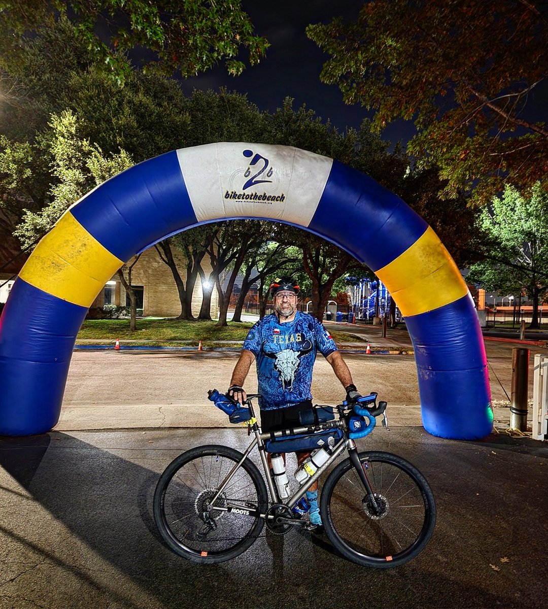JRCohen's tweet photo. So it begins. Rode a lil over 10 miles to get to the starting line. Feelin good. Today I ride 100 mile charity ride @BiketotheBeach benefitting Bloom Fitness. I'll be adding about 50 miles to that getting just about 150 miles for the day. #ScrewItLetsDoIt #750Strong #The7Fitty https://t.co/pLlyBQjlH8
