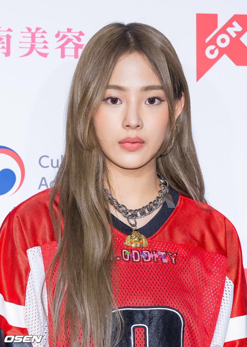 minjigallery's tweet photo. minji is so effortlessly pretty https://t.co/NeobzquBy6