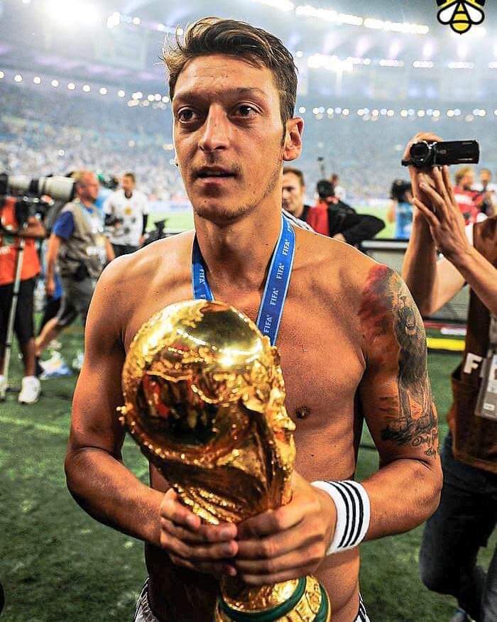 Happy Happy birthday Mesut Ozil 