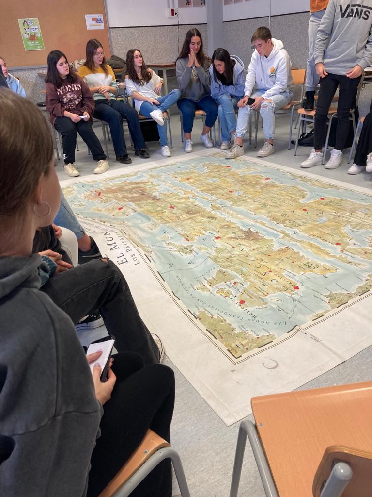 lauravg44's tweet photo. Divendres l'alumnat de 2n de batxillerat de l'@INS_Vilamajor va participar a un taller d'autoconeixement basat en el model de Marston. Esperem que els sigui d'ajuda per afrontar aquest curs i el futur. https://t.co/JTRMN4mXVm