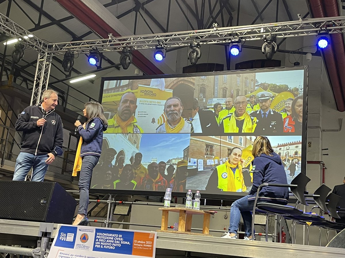 Da Bologna nella giornata dedicata al ruolo #volontariato di protezione civile in collegamento con i volontari e le volontarie impegnate nelle piazze per #Iononrischio2022 dalle città di #Ravenna, #Modena #Piacenza #Forli.  <a href="/DPCgov/">Dipartimento Protezione Civile</a> <a href="/RegioneER/">Regione Emilia-Romagna</a> <a href="/AllertaMeteoRER/">allertameteoRER</a> <a href="/giornaleprociv/">GiornaleProCiv</a>
